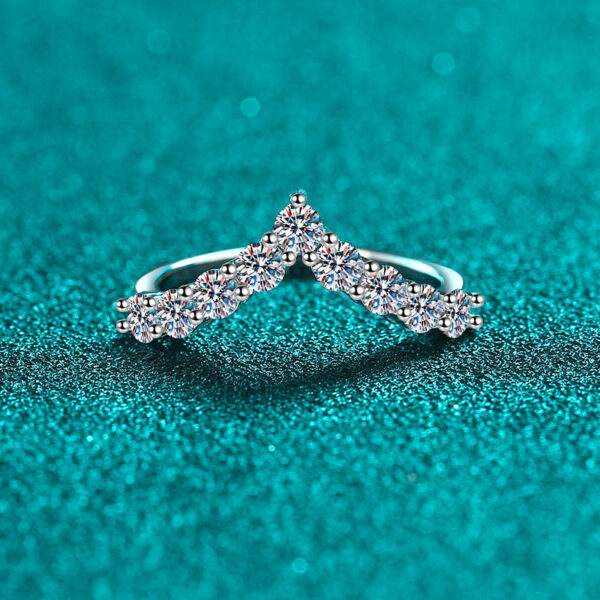 925 Sterling Silver Moissanite V Shape Ring - Image 3