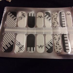Musical Attraction – Nail Polish Strips