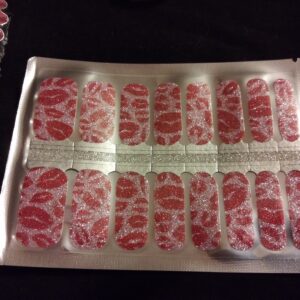 Lips Galore – Nail Polish Strips