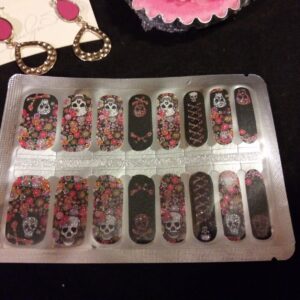 Glitter Skulls – Nail Polish Strips