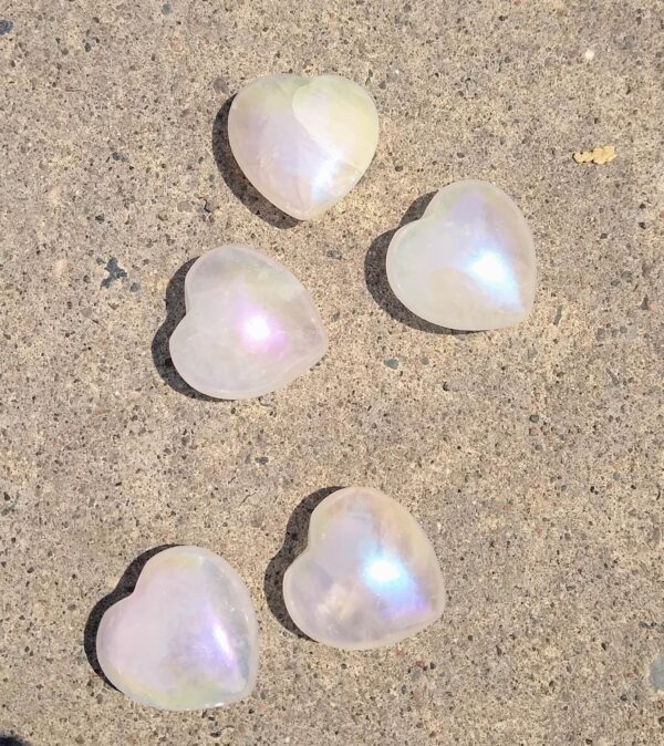 Aura Quartz Heart (1 piece)